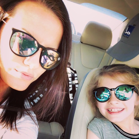 Meet your Posher, Kristy - Picture 1 of 1